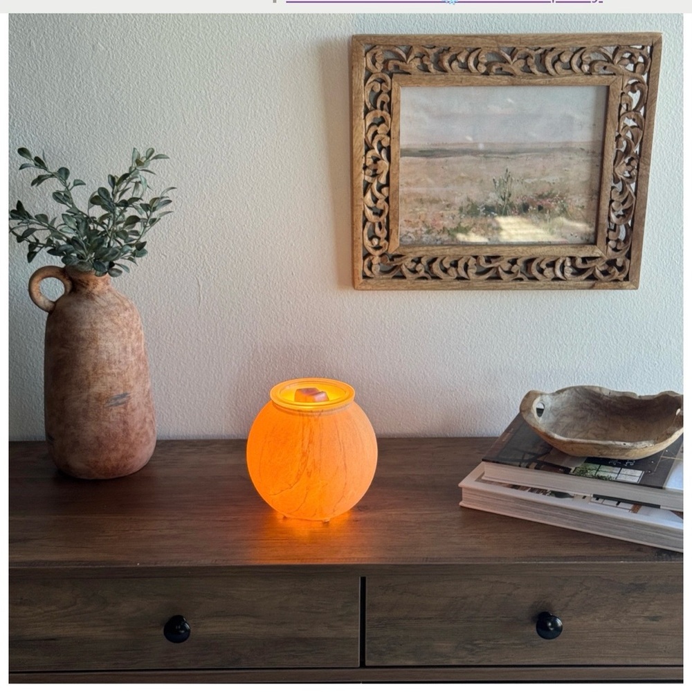 Scentsy Linea warmer —2026 catalog - Picture 4 of 5